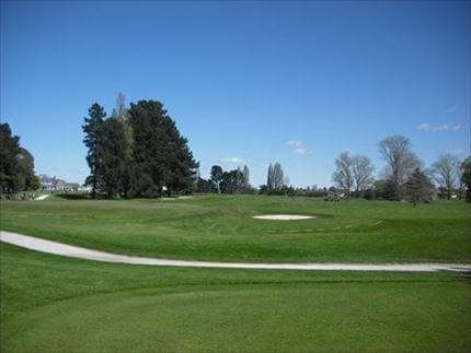我が家から徒歩３分のChristchurch Golf Club ゴルフ場