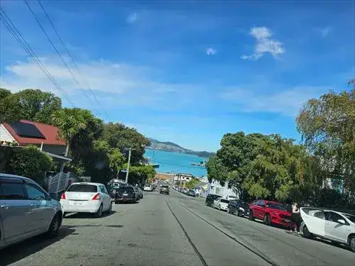 坂の上から見渡せるリトルトン港