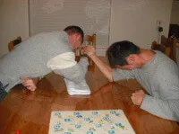 ホームステイゲストと腕相撲、どっちがかったかな